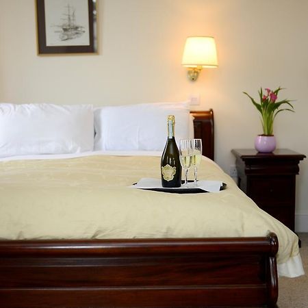 Ashbrook Arms Townhouse And Restaurant Hotel เดอร์โรว์ ภายนอก รูปภาพ